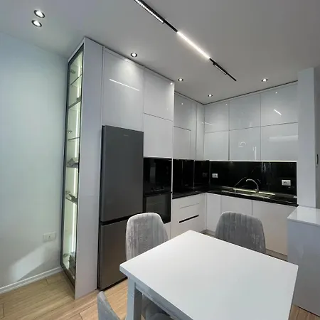Nene Tereza Airport Iii - Oljan Appartement *